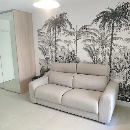 Apartment Bord De Avec Jardin Les Lecques