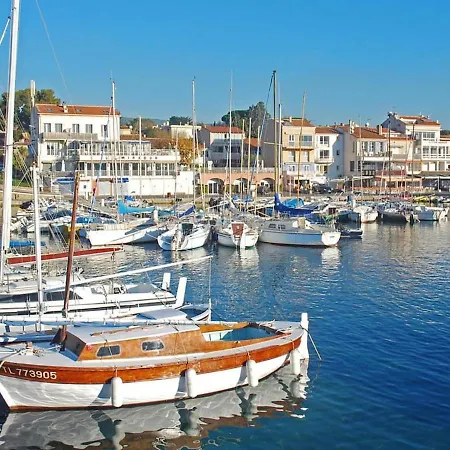 Bord De Avec Jardin לה לק