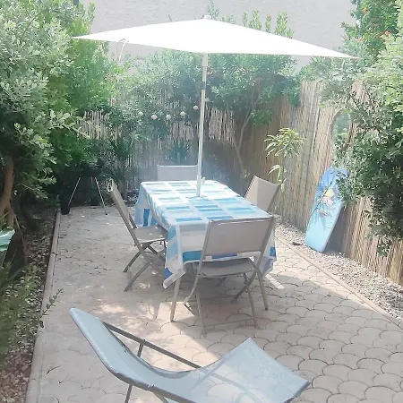 Apartment Bord De Avec Jardin
