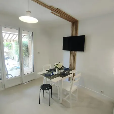 Daire Bord De Avec Jardin Les Lecques